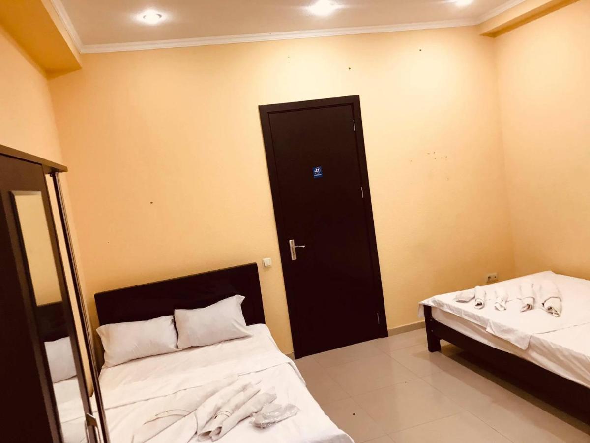 Rostus Hotell Tbilisi Eksteriør bilde